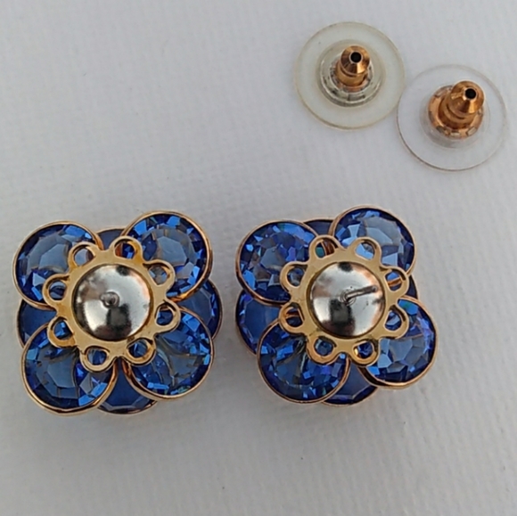 NWOT VINTAGE Swarovski Savvy Blue Crystal Earrings - Picture 4 of 8